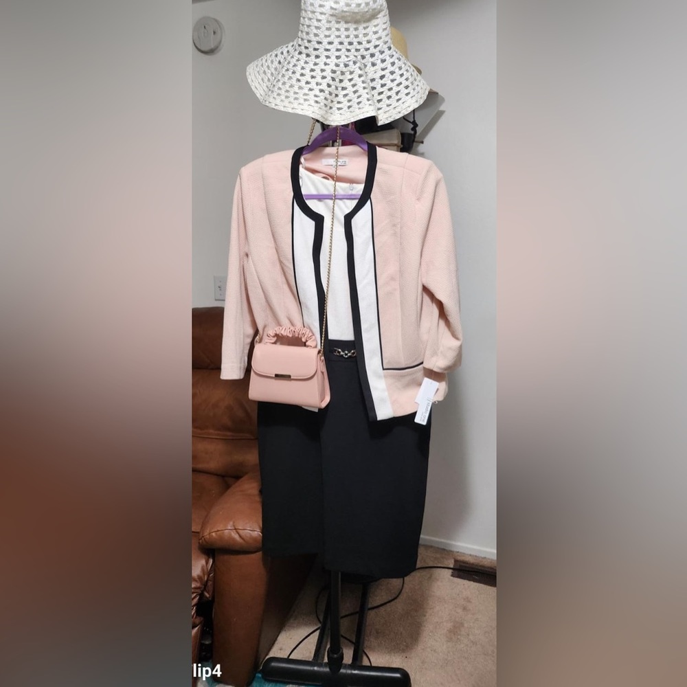 Studio One New York . 2 Piece jacket dress,( Sleeveless with jacket.Size 14P